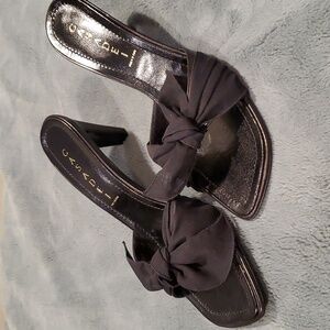 NWOT Casadei bow tie squared heels